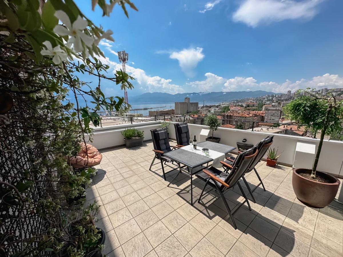 Ferienwohnung 105M2 Penthouse Sea View Rijeka With Free Garage Parking Exterior foto